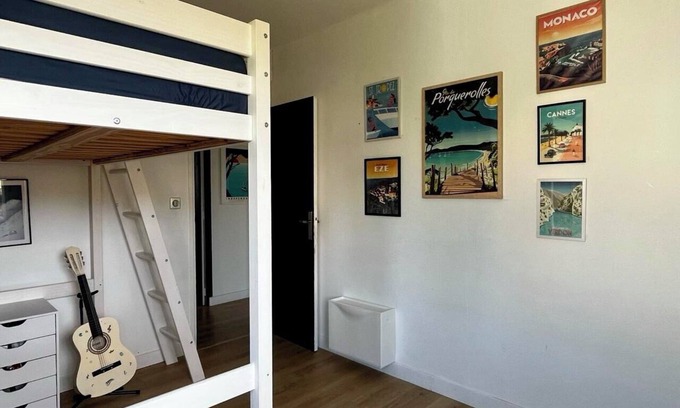 Hyeres City Centre Apartamento | Chez Clément - Spacious, bright apartment near downtown