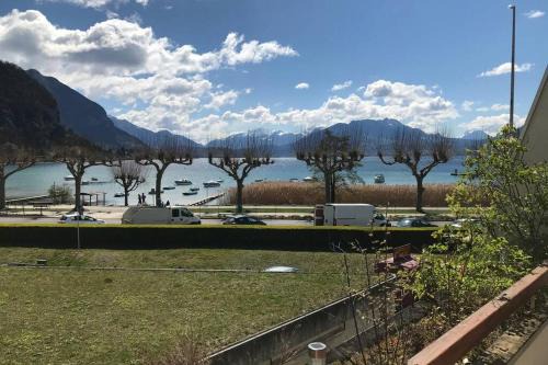 Annecy-le-Vieux Apartamento | CHEZ JACQUES - terrasse avec vue lac et montagne