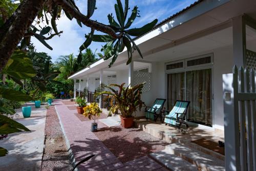 La Passe Hotel | Chez Marston