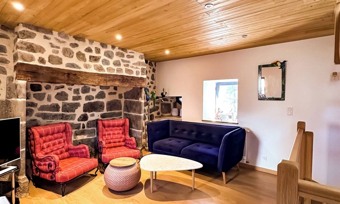 Raulhac Casa | Chez Mimi - La Petite Tour in Raulhac - Cantal