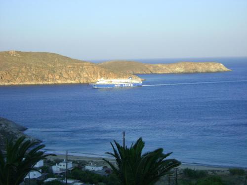Serifos Casa | Chez Semiramis The Sun Touch House for 8 persons 5'min from the beach