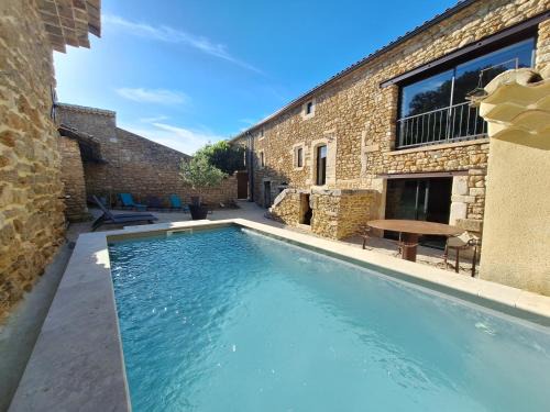 Suze-la-Rousse Casa | Chez Véro chambres d'hôtes & Maison en pierre contemporaine