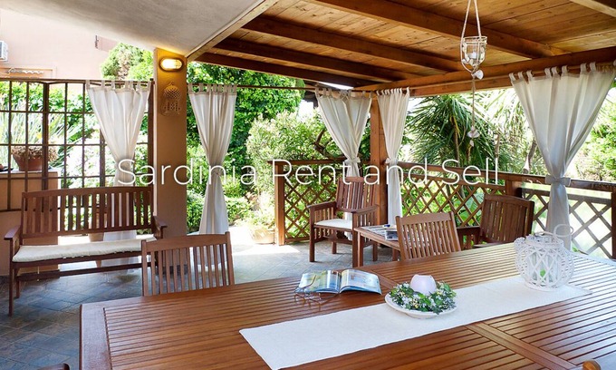 Teulada Villa | Chia, a 100 metros del mar, 4 plazas, aire acondicionado, patio, terraza.
