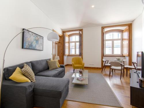 Sao Paulo Apartamento | Chiado Stylish Bright Apt with AC