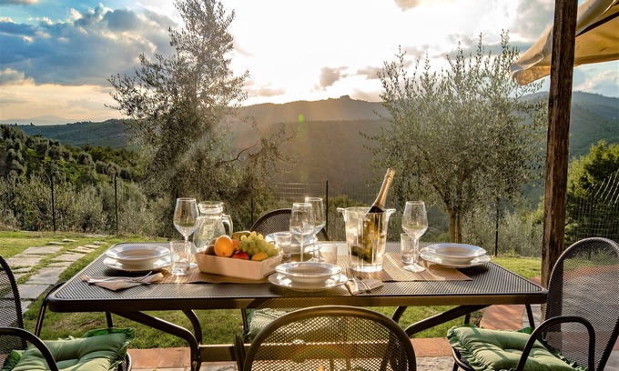 Monte Benichi Apartamento | Chianti Sunshine con piscina y vista
