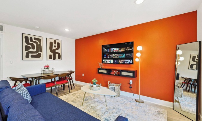 Old East Dallas Apartamento | Chic 1-bedroom apartment with Parking, WiFi, AC near Downtown Dallas