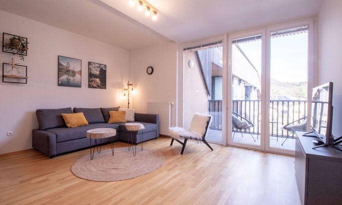 Bohinjska Bistrica Apartamento | Chic 1-bedroom with WiFi and AC in charming Bohinj