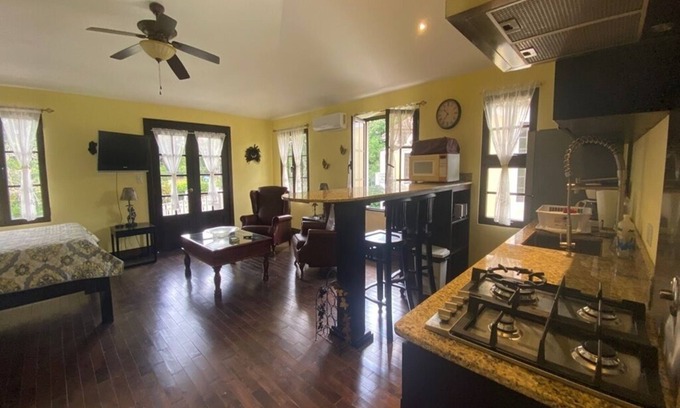 Santa Clara Apartamento | Chic 1-bedroom with WiFi and AC in enchanting Río Hato