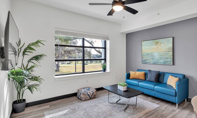 Zephyrhills West Condominio | Chic 1BR Retreat w/ Full Kitchen, Lounge Access & VIP Tennis | The Well @ SVB