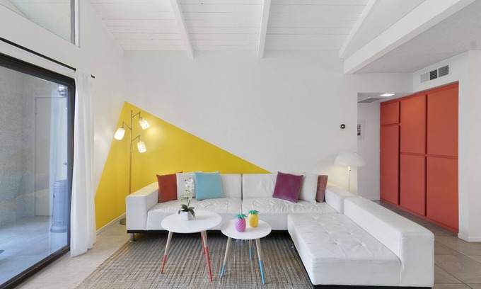 Canyon Corridor Condominio | Chic 2/2 Ground Level Condo in South PS