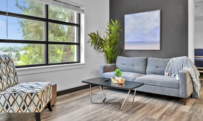 Zephyrhills Condominio | Chic 2 BDR Condo Steps from Tennis and Wellness Center, Pickleball