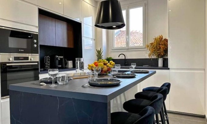 Saint-Sylvestre Apartamento | Chic 2 Bedroom, 4-6 pers, Garage, Renovated, AC, Wi-Fi, Tram