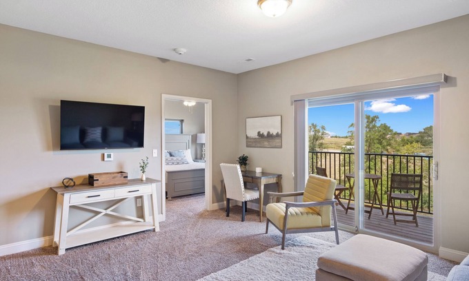 West Des Moines Apartamento | Chic 2-bedroom apartment with AC, fitness room in amazing West Des Moines