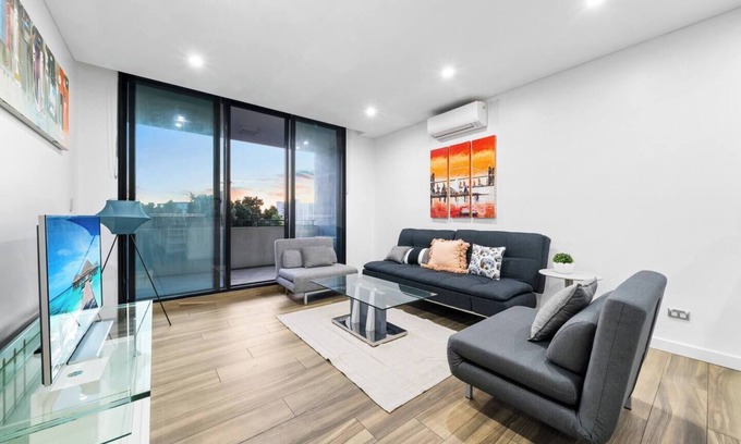Ultimo Apartamento | Chic 2 BR Apt (Parking)/Darling Harbour-10min walk