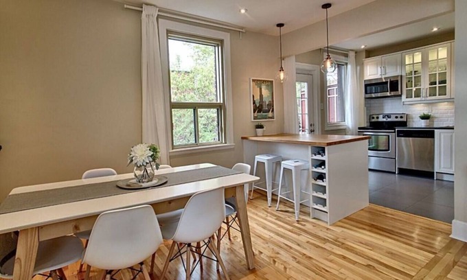 Cote-Des-Neiges—Notre-Dame-De-Grace Apartamento | Chic 2BD Condo ★ 10/10 Walkscore ★ Free Parking ★