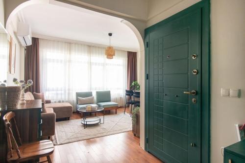 Moda Apartamento | Chic 2BR Gem on Moda Iconic Antiques Street
