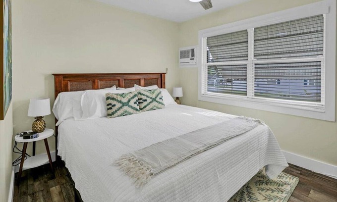 Safety Harbor Apartamento | Relaxing 2BR in Safety Harbor | Wi-Fi Included