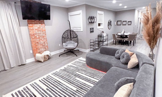 Near East Columbus Condominio | Chic 3-bedroom condo with fitness room, WiFi in welcoming Columbus