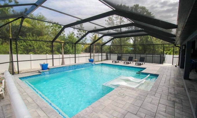 Lehigh Acres Casa | Chic 3 BR Private Pool Home in Lehigh Acres - The Grand Villa