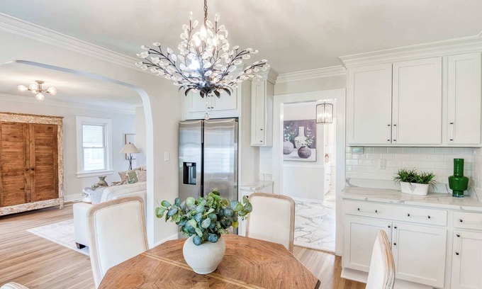University Heights Casa | Fully Furnished, Cozy 4-bedroom retreat in University Heights