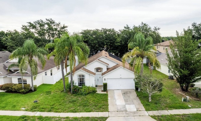 Sunrise Lakes Casa | Chic 3 BR w/ Pool – Near Disney Magic