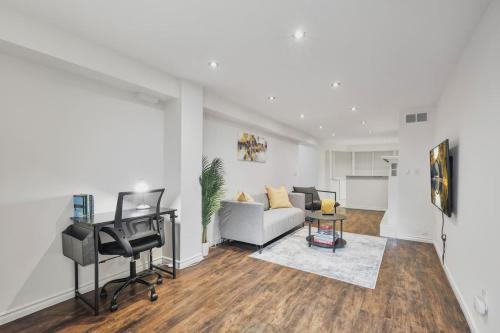 Whitby Apartamento | Chic and Bright 1BR Apt with Free Wifi and Parking