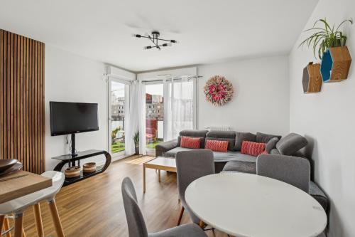 Bezons Apartamento | Chic and comfortable apart with parking and balcony