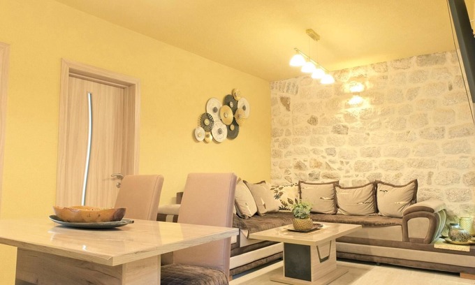 Kotor Apartamento | Chic and Elegant Flat Near Beach in Montenegro