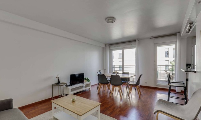 Argenteuil Apartamento | Chic and Spacious Apart With Parking