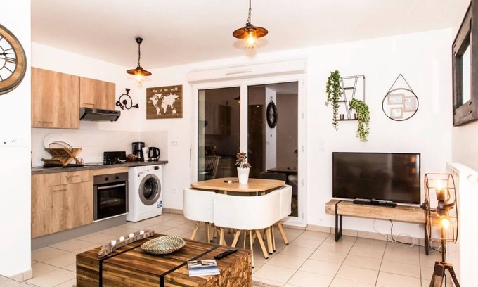 Courdimanche Apartamento | Chic apart with terrace garden parking