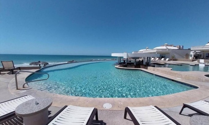 Ferrocarrilera Apartamento | Chic apartment with AC, WiFi, fitness room in fabulous Puerto Peñasco