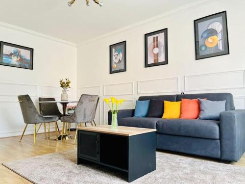 Le Bourget Apartamento | Chic Appartement Design et Securise avec parking, Proche Paris I CDG