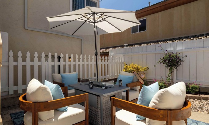 Point Loma Condominio | Chic Beach Retreat - Newly Furnished 1BR in Ocean Beach!