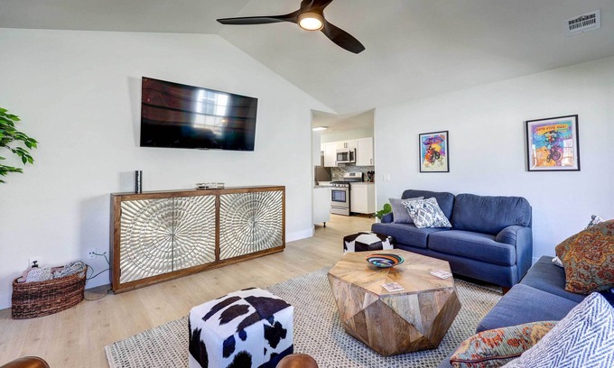 Bentonville Casa | Chic Bentonville Home w/ Patio & Fire Pit!