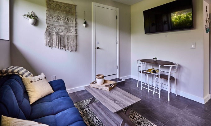 Miami Shores Apartamento | Studio with your own private patio entrance