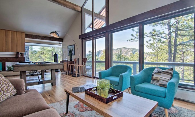 Boulder Casa | Chic Boulder Mountain Home with Hot Tub and Views