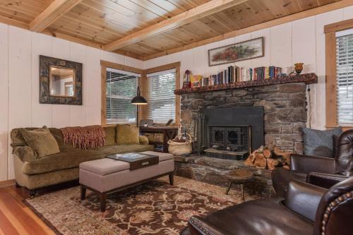 Carnelian Bay Casa | Chic Carnelian Bay Cabin