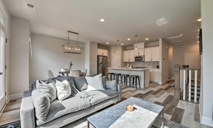 Charlotte Casa | Chic Charlotte Haven Near Downtown and Truist Field