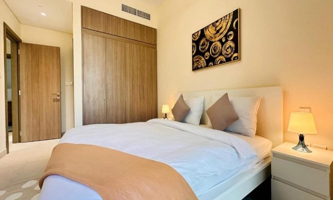 Jebel Ali Casa | Estancia urbana elegante en JLT