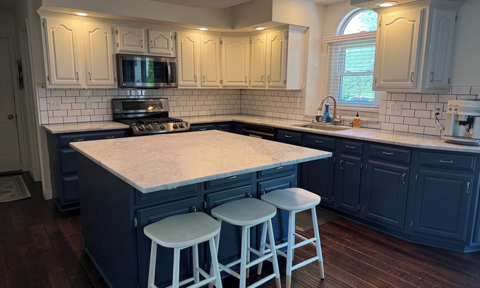Granger Casa | Chic, Comfy, Close to Campus!