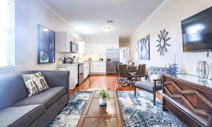 Milan Apartamento | Chic Condo w Tranquil Backyard Patio 3br-2ba