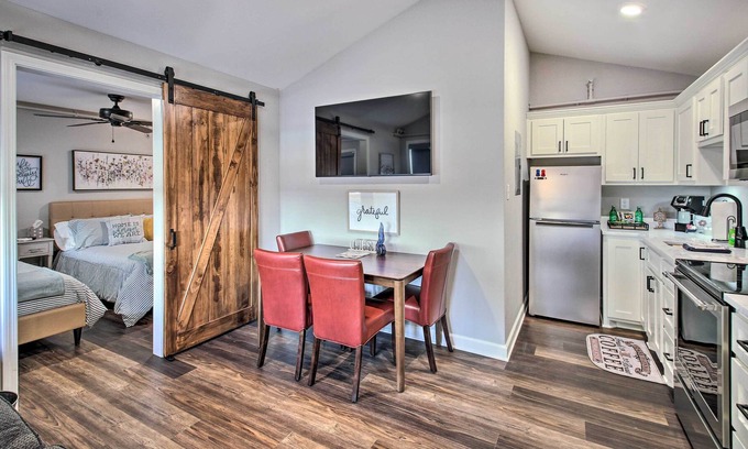 Hot Springs Cabaña | Chic Cottage 8 in Spa City: Uptown Paradise!