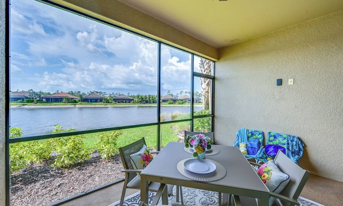 Naples Condominio | Chic Country Club Condo w/ Upscale Amenities