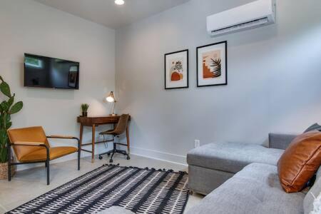 Greenwood Casa | Chic East Nashville Townhouse Retreat