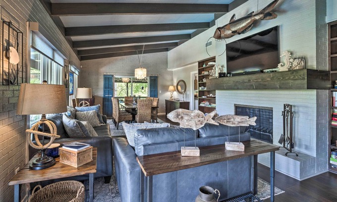 Lampasas Casa | Chic Family-Friendly Home with Outdoor Oasis!