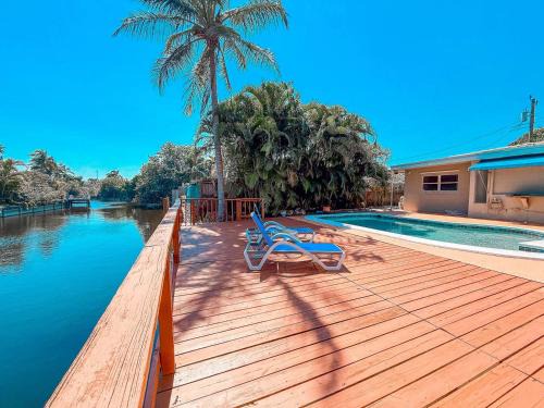 Fort Lauderdale Casa | Chic Fort Lauderdale Escape Pool Lake Views