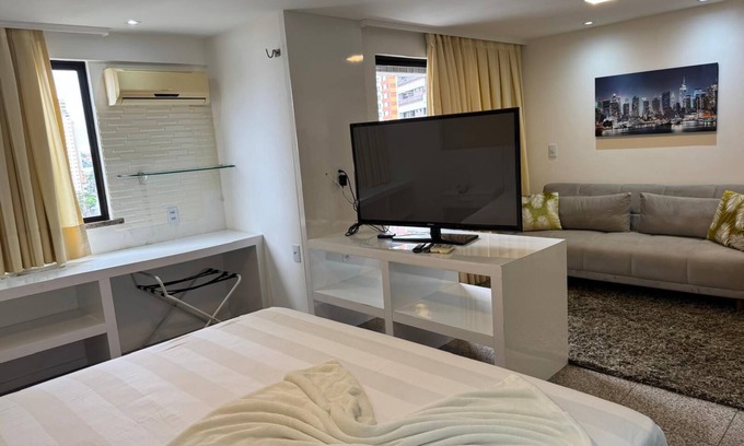Meireles Apartamento | Chic hotel suite in fabulous Meireles Fortaleza with WiFi, fitness room
