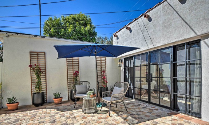 Pacific Palisades Apartamento | Chic & Intimate Studio ~ 5 Mi to Santa Monica