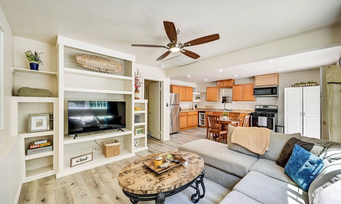 Mount Helix Cabaña | Chic La Mesa Retreat w/ Patio & Charcoal Grill!