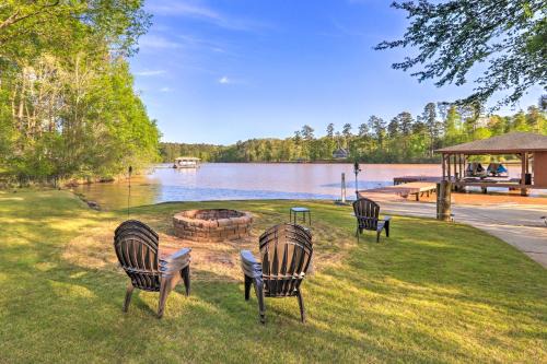 Milledgeville Casa | Chic Lake Sinclair Retreat with Dock and Hot Tub!